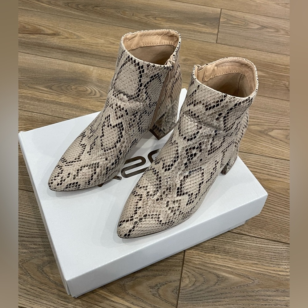 X2B Snack Print Booties